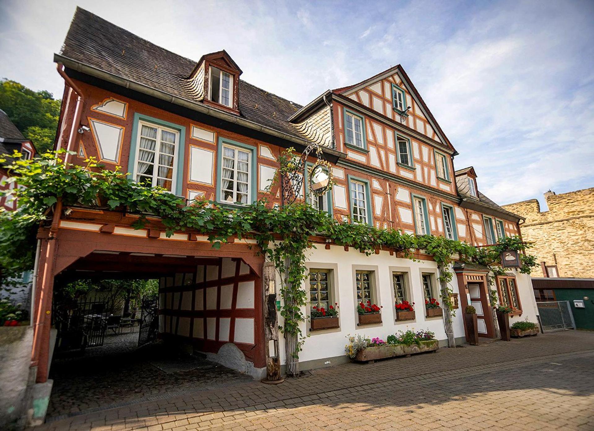 Landgasthof Zum Weissen Schwanen Браубах Экстерьер фото